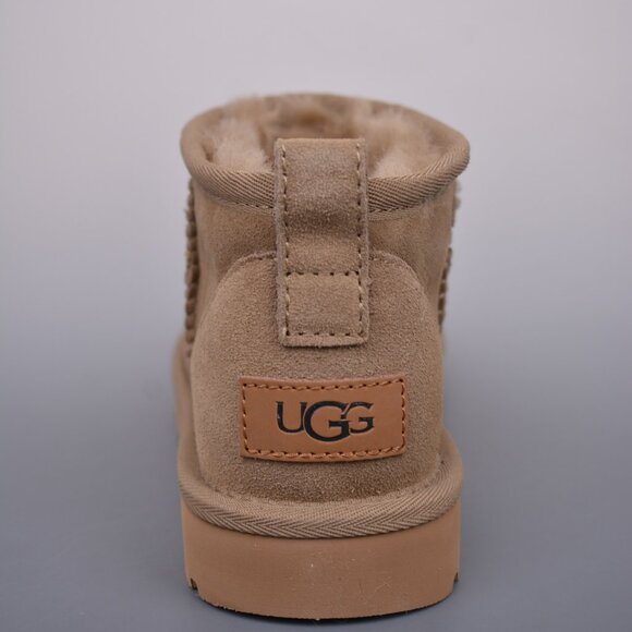UGG Classic Ultra Mini Boots - Picture 5 of 9